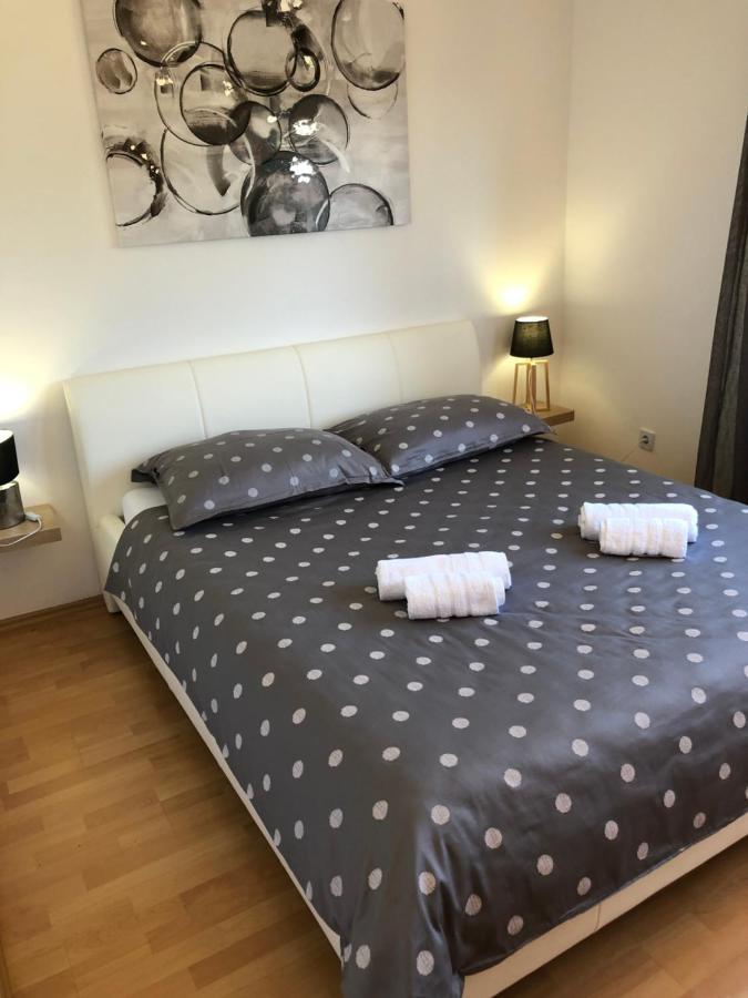 Two-Bedroom Countryside Apartment Marčana エクステリア 写真