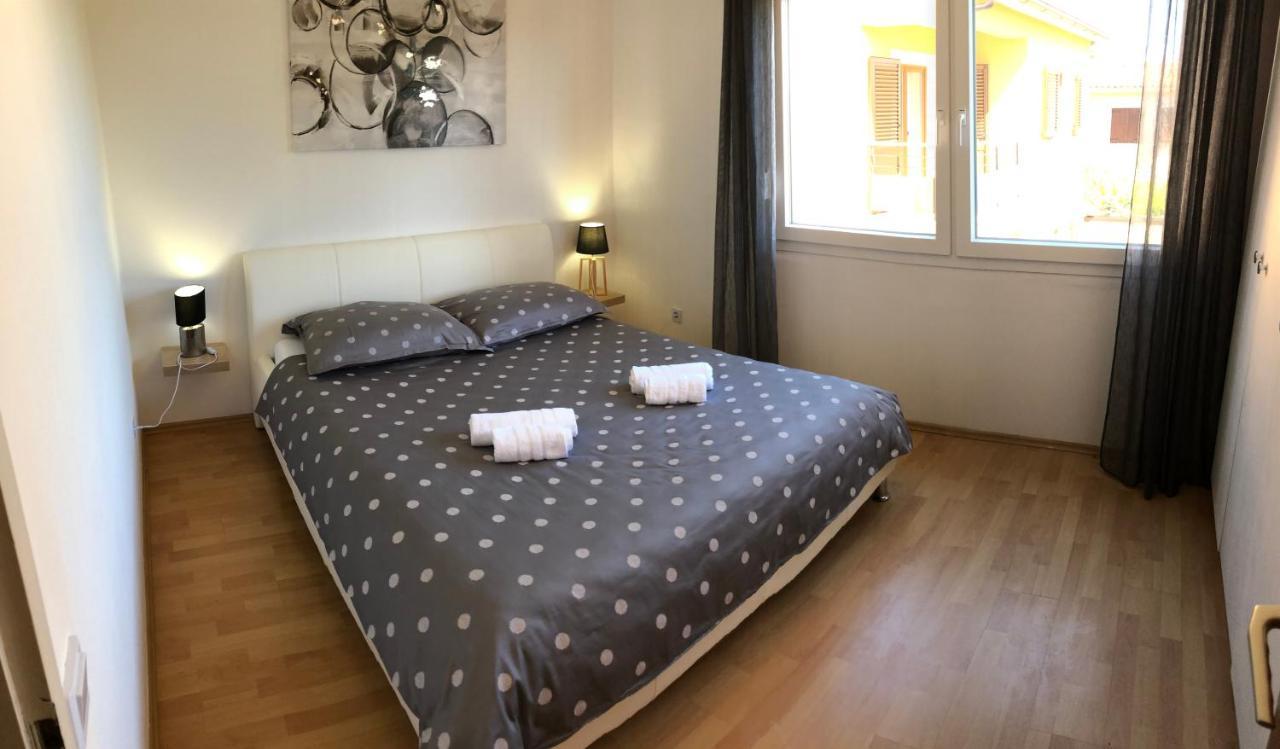 Two-Bedroom Countryside Apartment Marčana エクステリア 写真