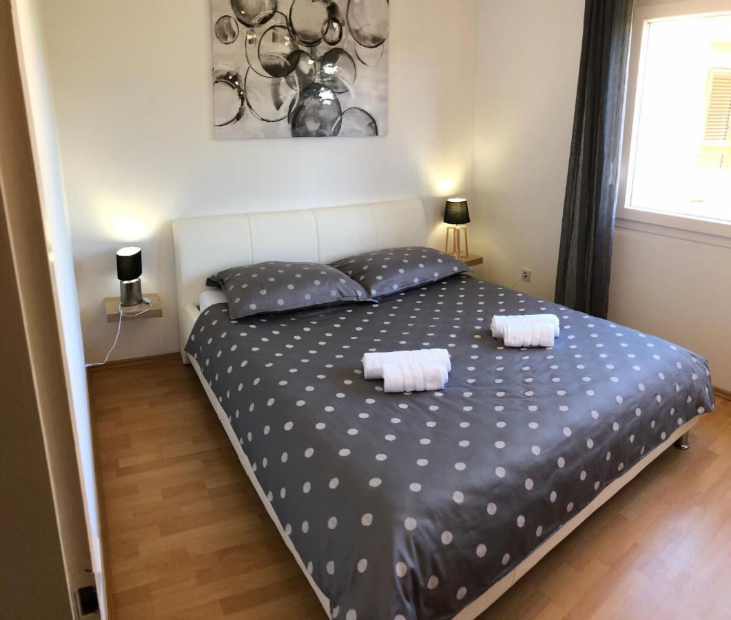 Two-Bedroom Countryside Apartment Marčana エクステリア 写真